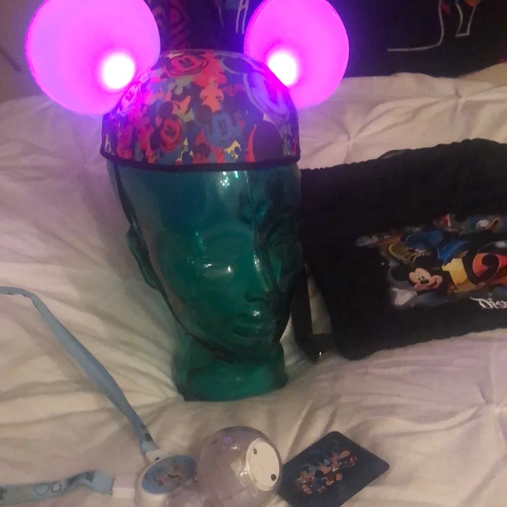 Mickey Mouse bundle - Picture 2 of 16